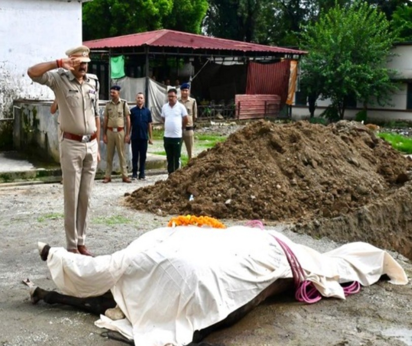 Horse ‘Takshak’ was given a final salute in Police Line Dehradun