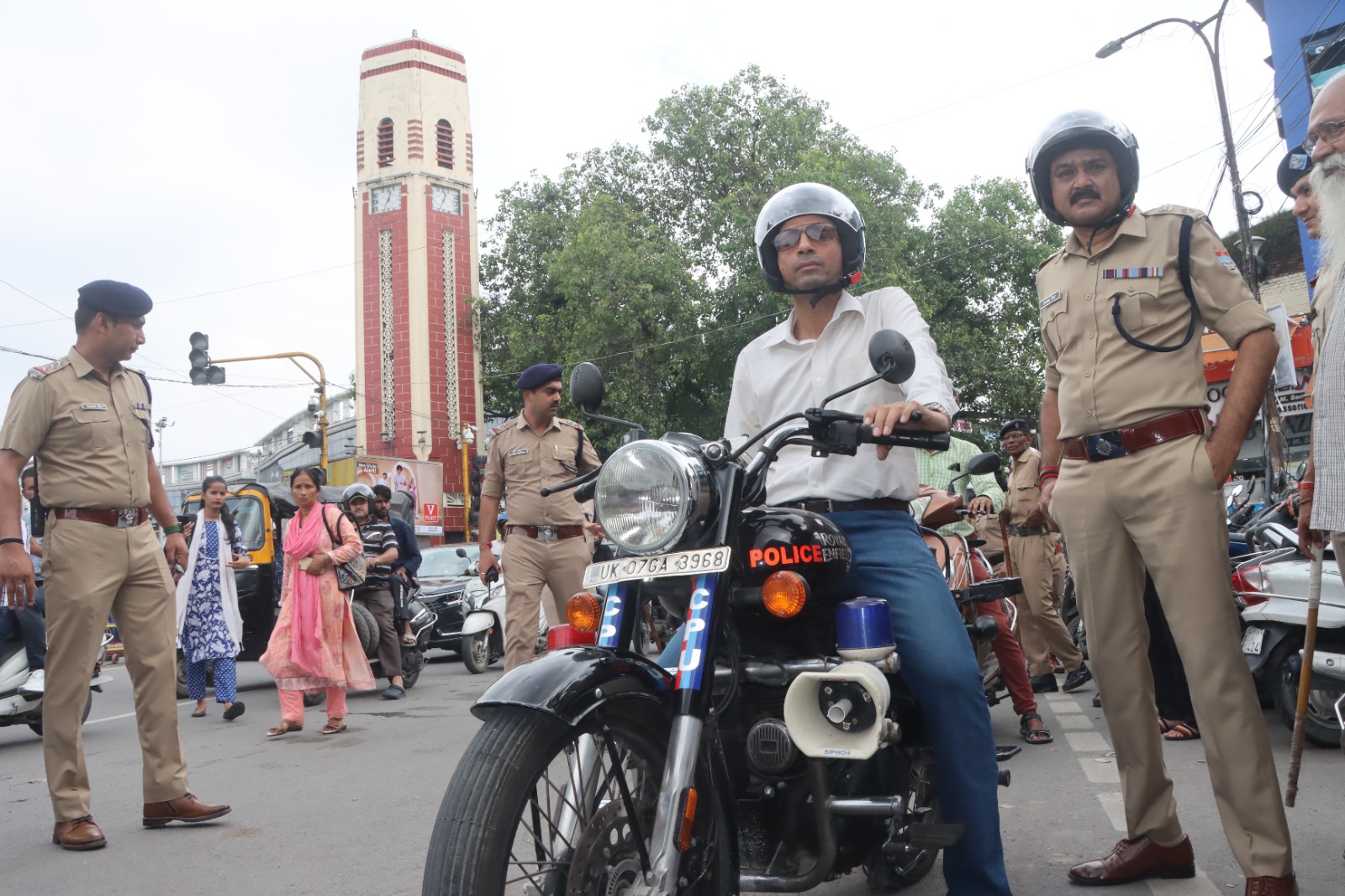 DM Savin Bansal rides bike along with SSP Ajai Singh to inspect the city traffic