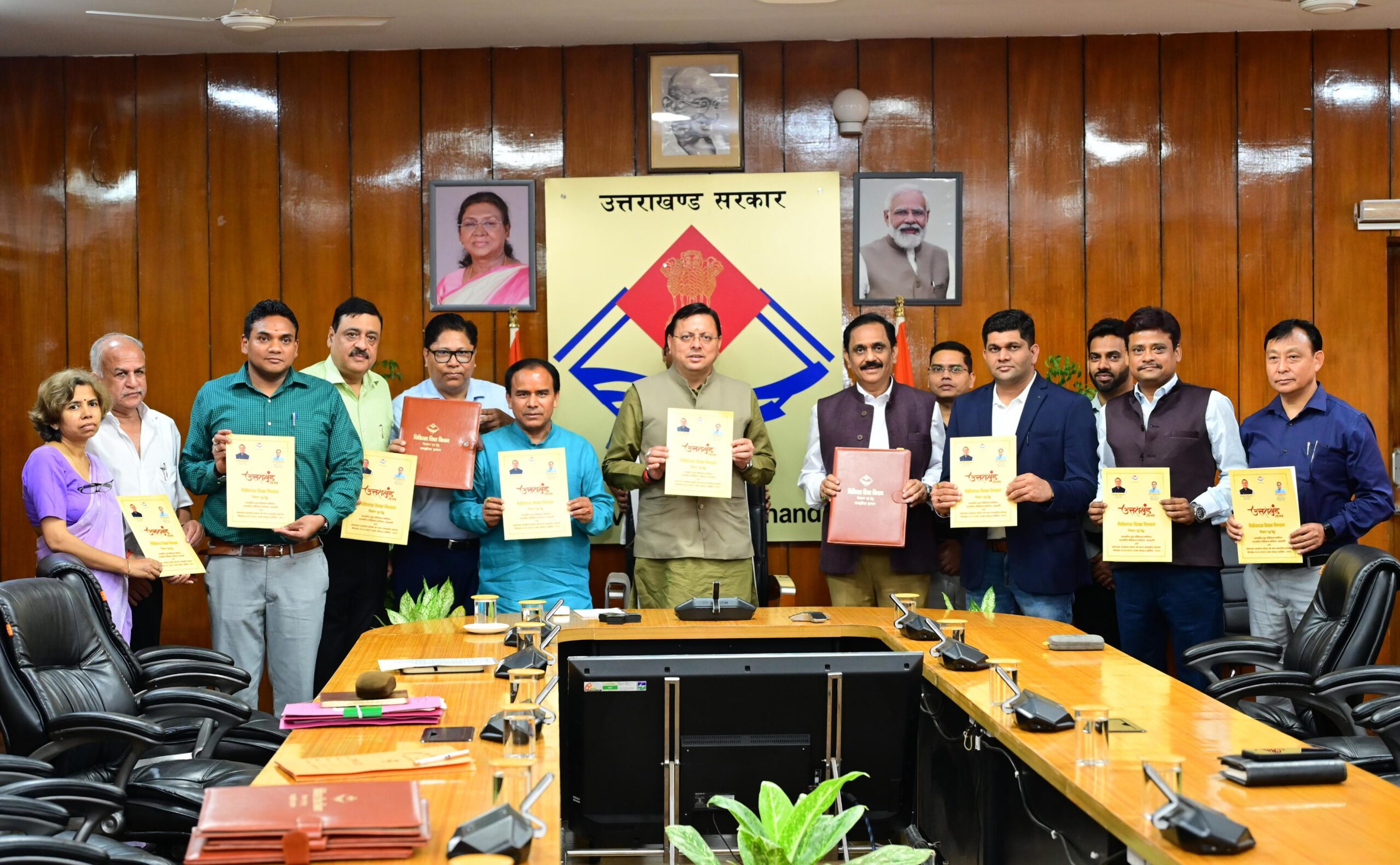 Rest Houses to be Built for Attendants at Govt Medical Colleges in Dehradun & Haldwani, MoU Signed