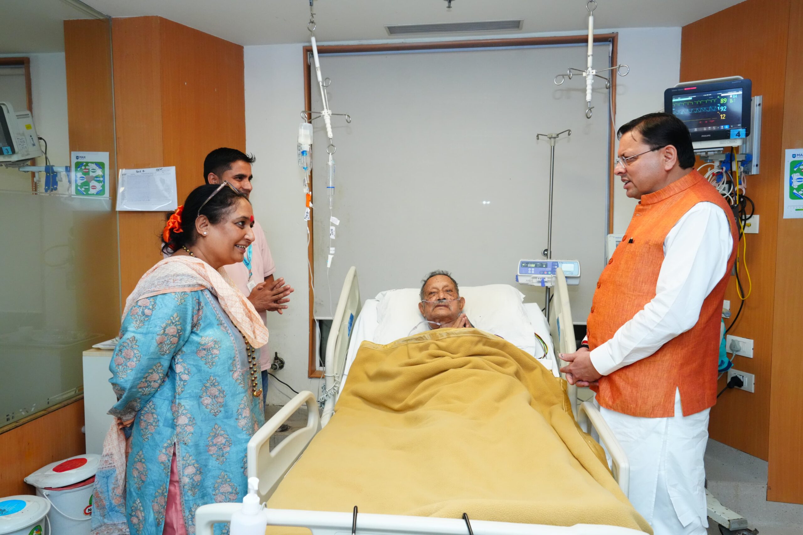 UTTARAKHAND: CM Dhami Visits Max Hospital to Inquire About Former CM BC Khanduri’s Health