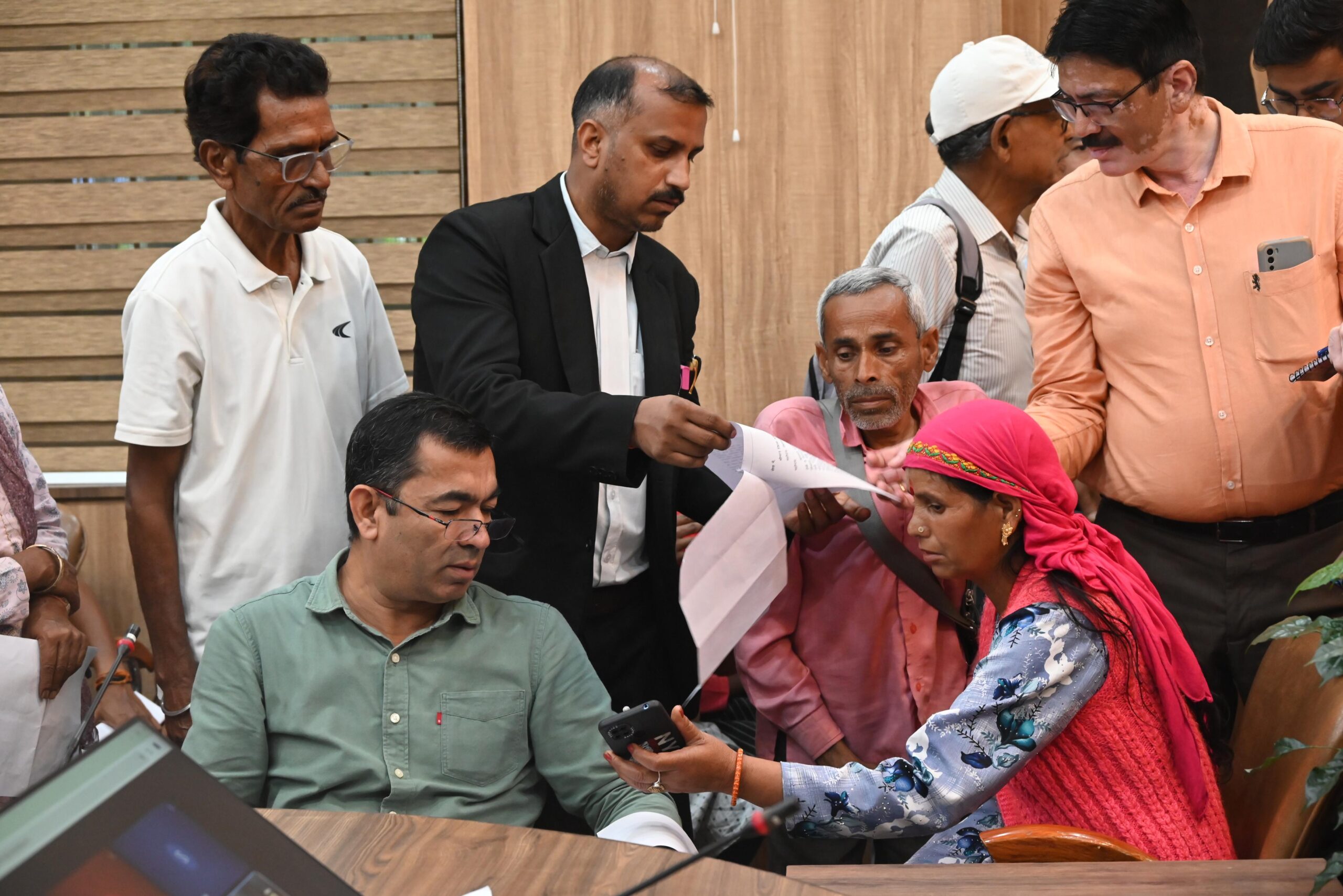 District Administration Resolves 101 Complaints in Dehradun Public Hearing