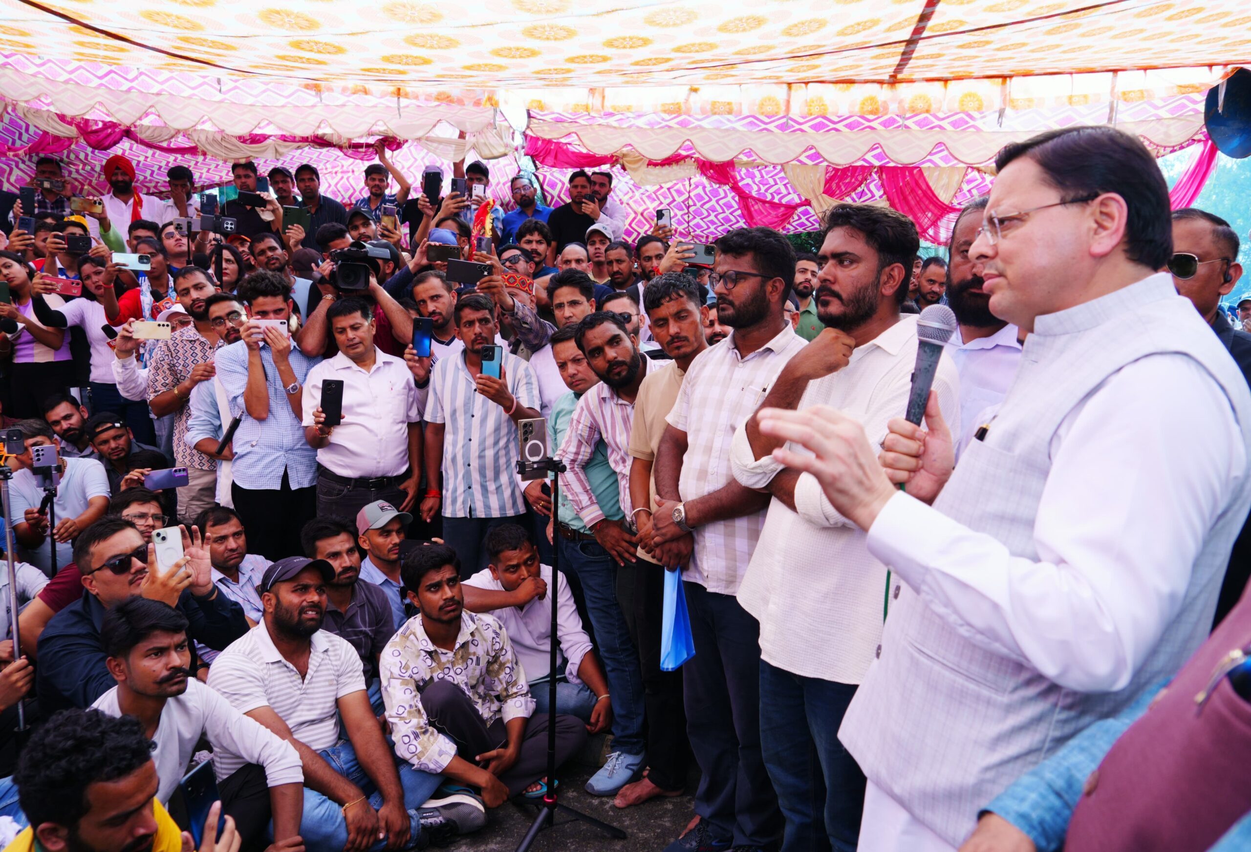 CM Dhami Reaches Protest Site, Promises CBI Probe into UKSSSC Exam Case