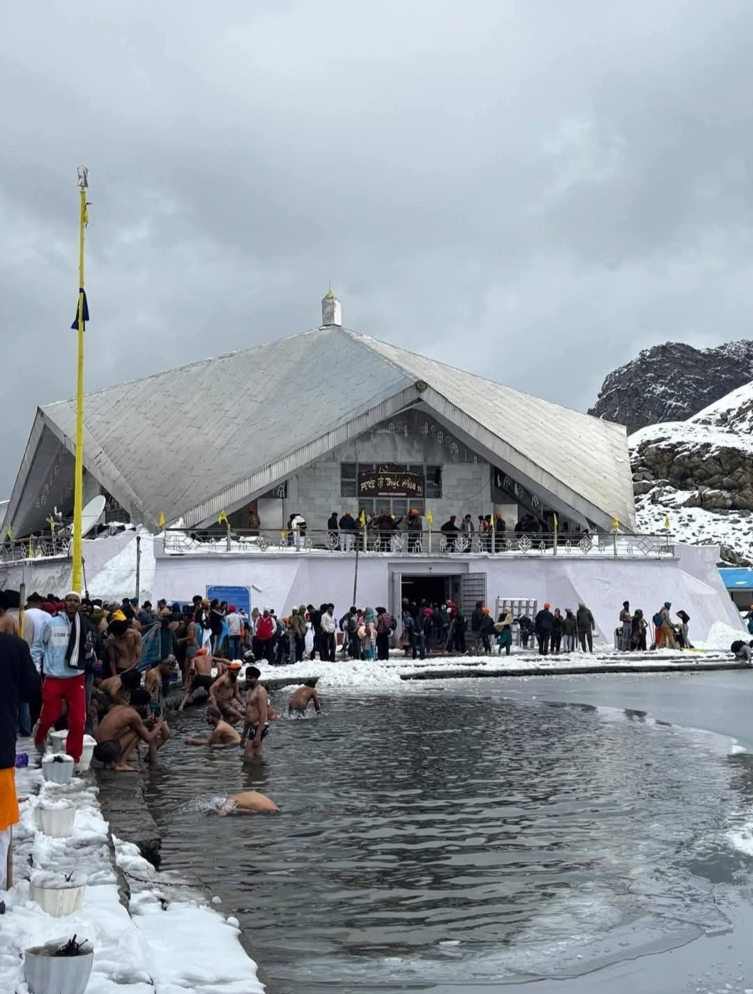 Hemkund Sahib Closes for Winter Amid Record Pilgrim Footfall