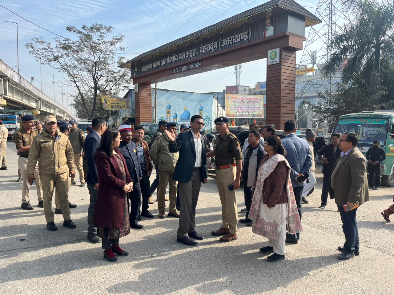 DM Savin Bansal Cracks Down on ISBT Chaos, Orders Demolition of Illegal Structures