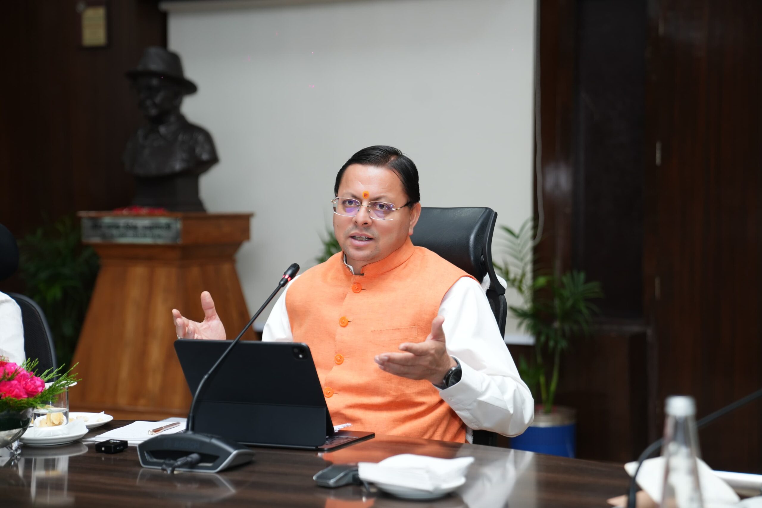 CM Dhami Orders Complete Monsoon Preparedness, All Roads to Be Pothole-Free by November 15