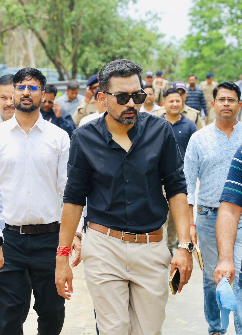 DM Conducts Ground Inspection Ahead of President Droupadi Murmu’s Uttarakhand Visit