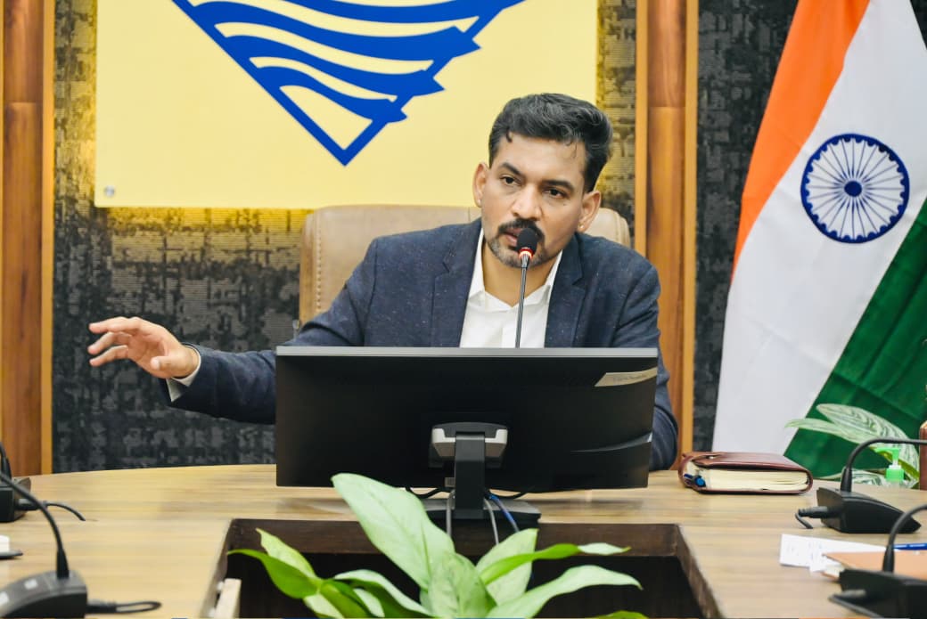 DM Orders Time-Bound Disposal of Pending CM Helpline Complaints