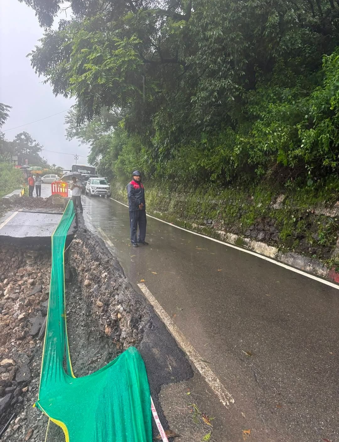 Heavy Vehicles Banned on Dehradun-Mussoorie Road After Rain Damages Wall at Paniwala Band