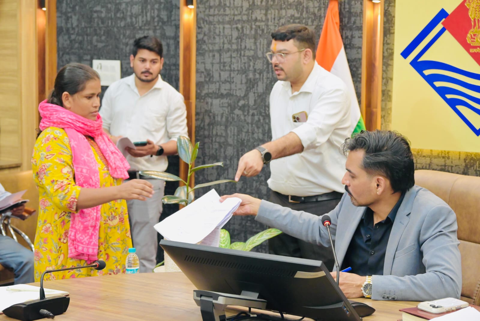 Dehradun Samadhan Diwas: DM Orders Action on Senior Citizens’ Harassment, 92 Complaints Filed